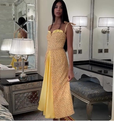 A sexy halter dress with a strapless look and a two-piece color-blocked fake dress