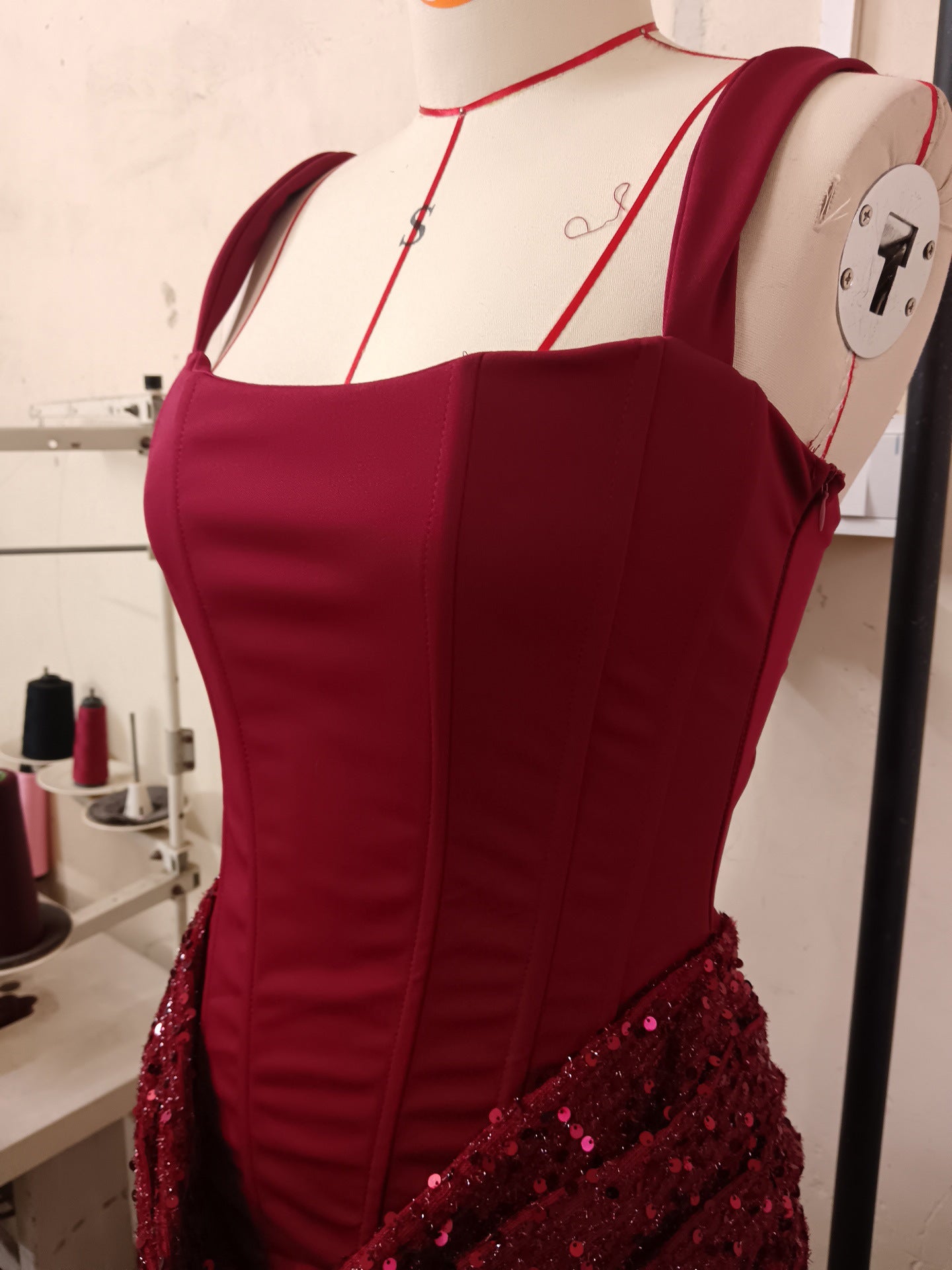 Round-neck patchwork shiny dress