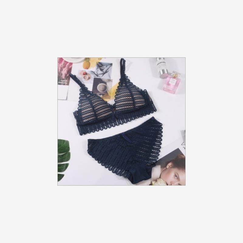 Lace fastened lingerie set