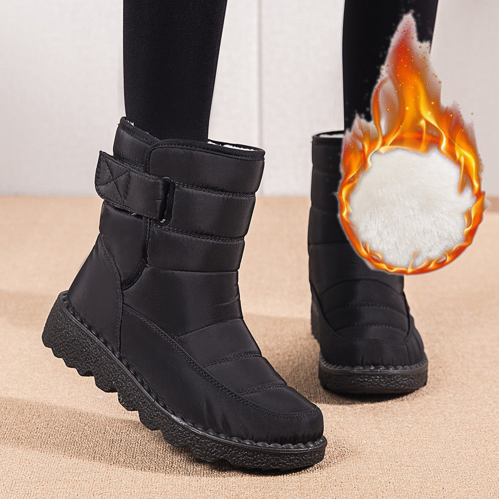 Snow boots with a high collar for women
