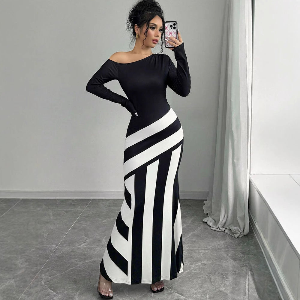 Women's Black and White Striped Digital Print T-shirt Dress