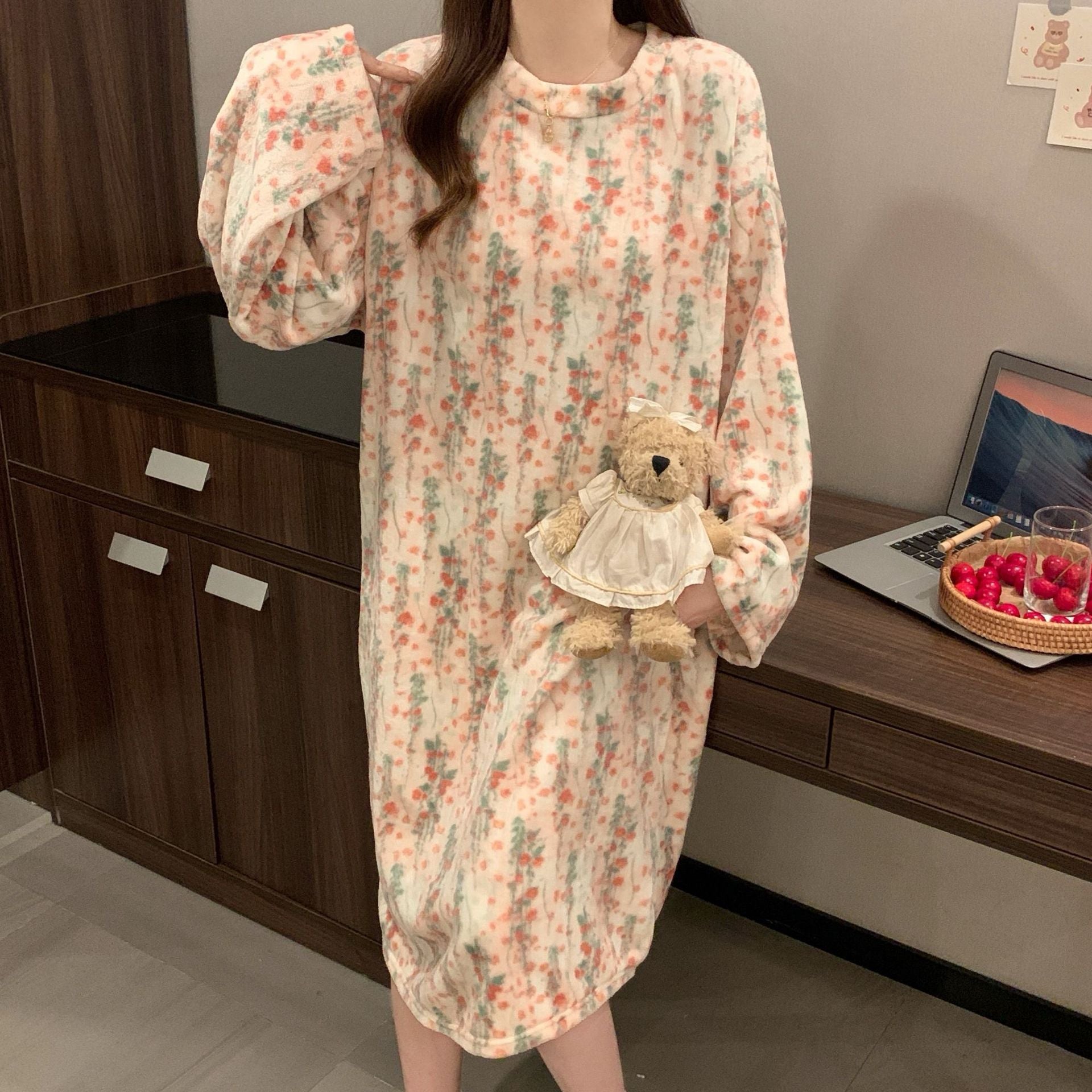 Coral fiber nightgown for women