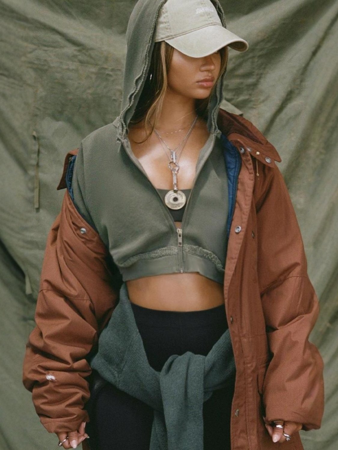 Short-sleeved sports hoodie