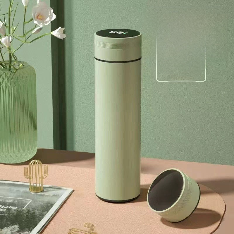 Smart temperature measuring water cup