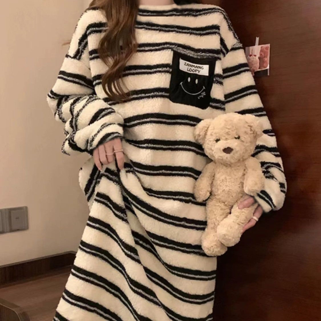 Coral fiber nightgown for women