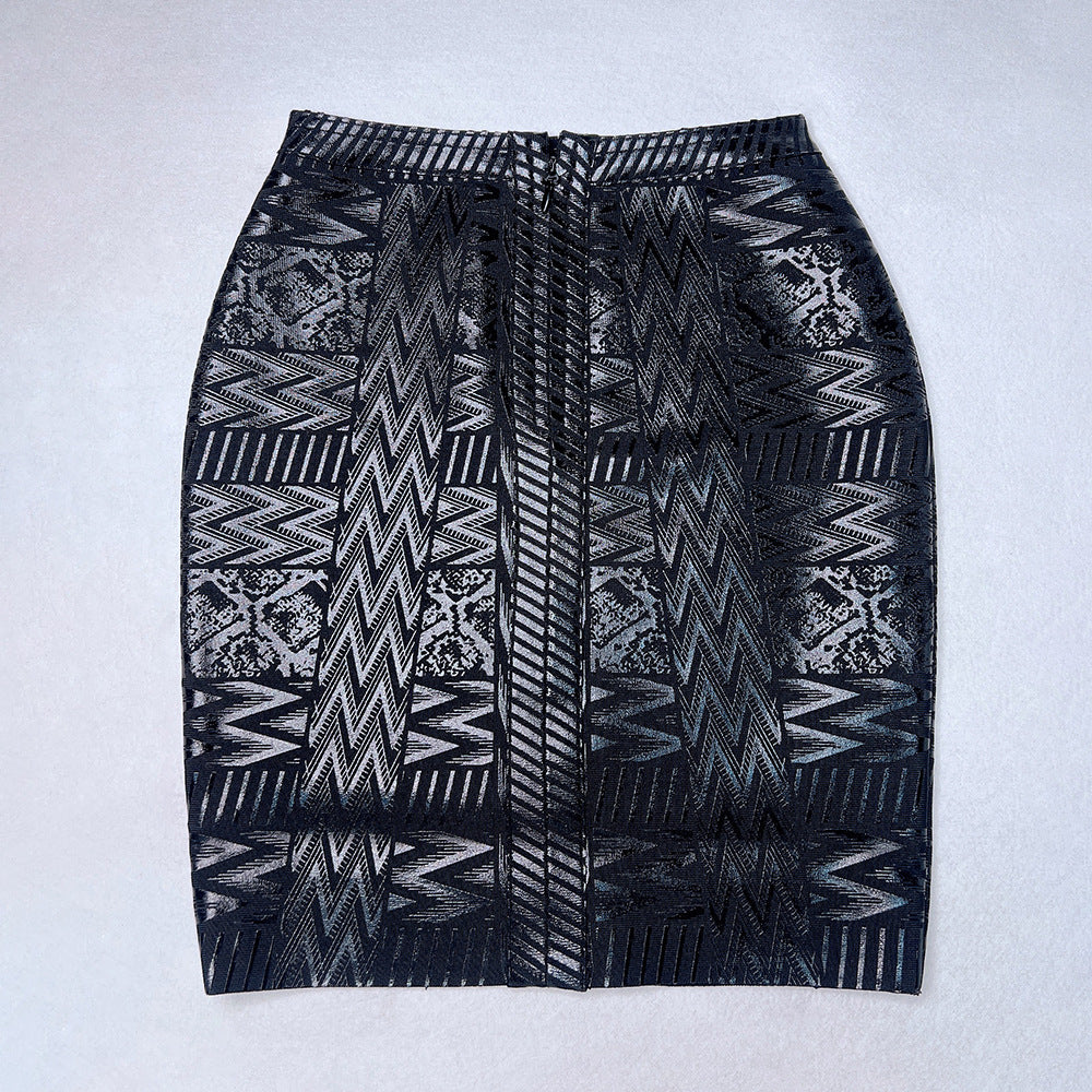 Tuck in your waist, butt and short skirt