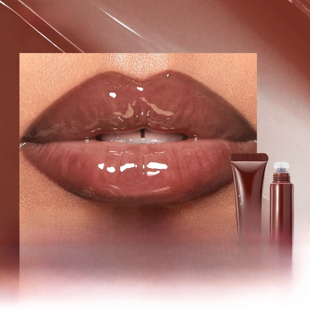 Colored lip gloss liquid