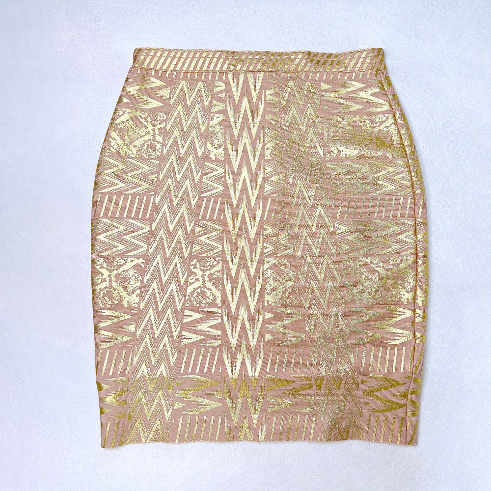 Tuck in your waist, butt and short skirt