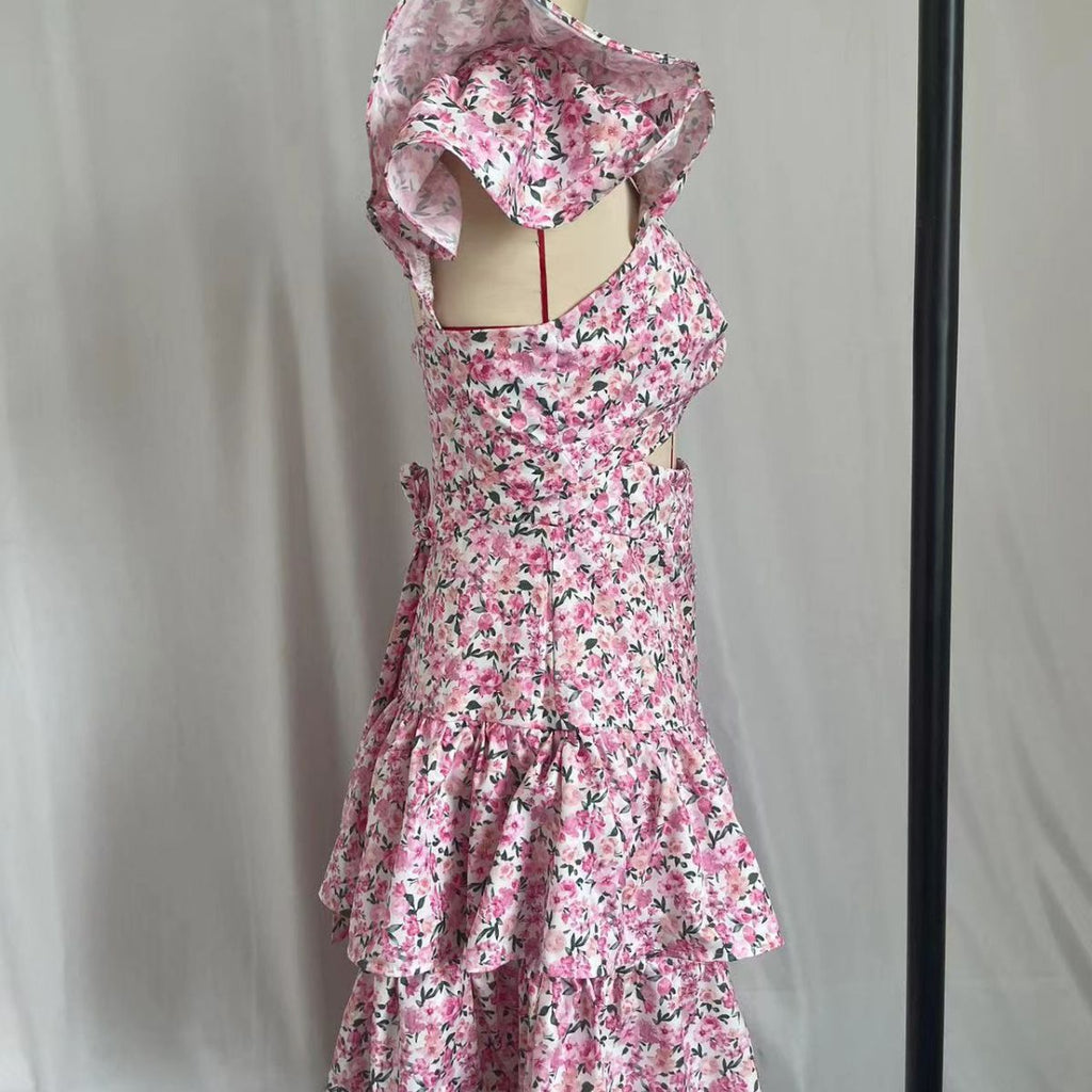 A one-shoulder, flappy, waist-exposed, sexy and fashionable pink lace-up floral dress for a hot girl