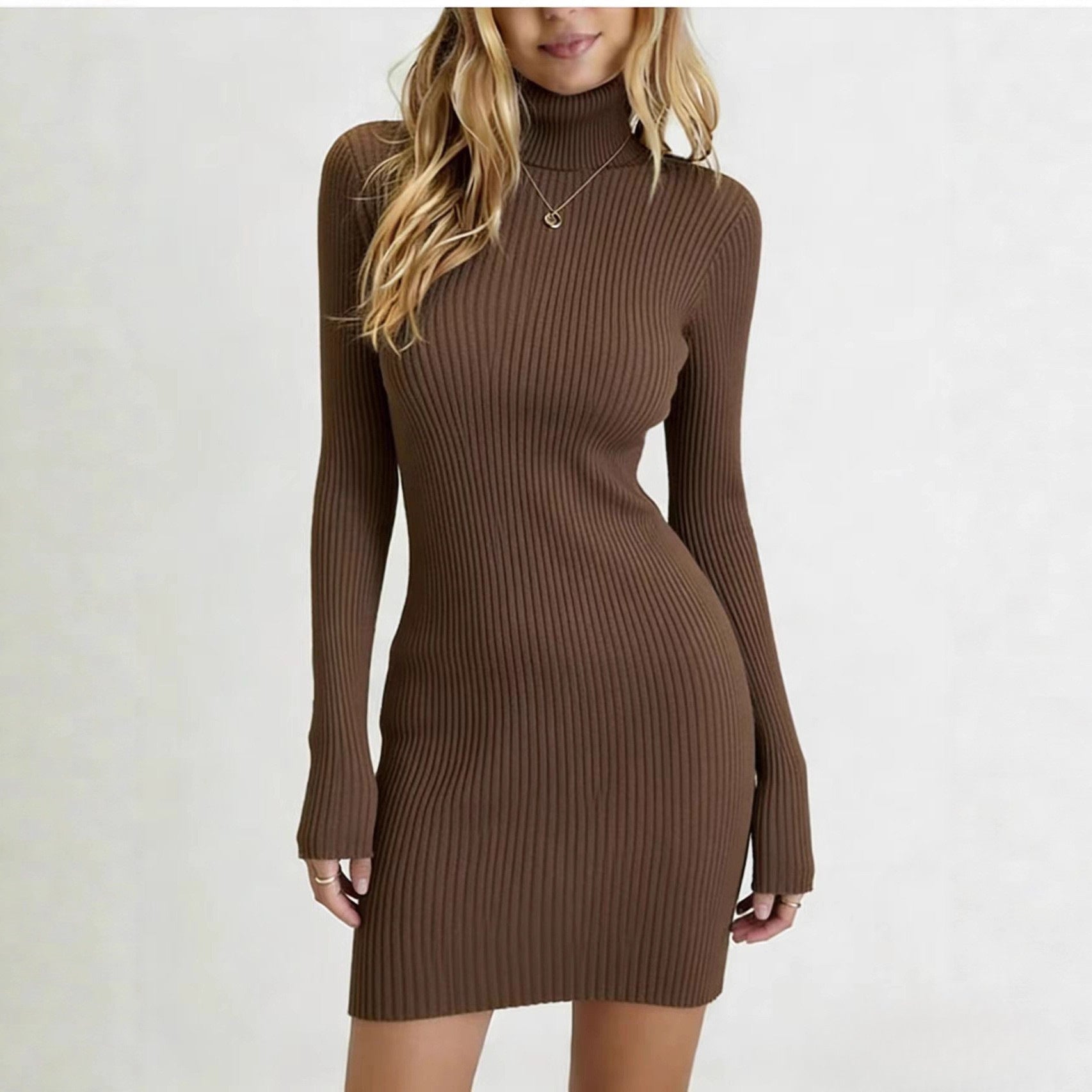 High-neck long-sleeved knitted body-hugging skirt