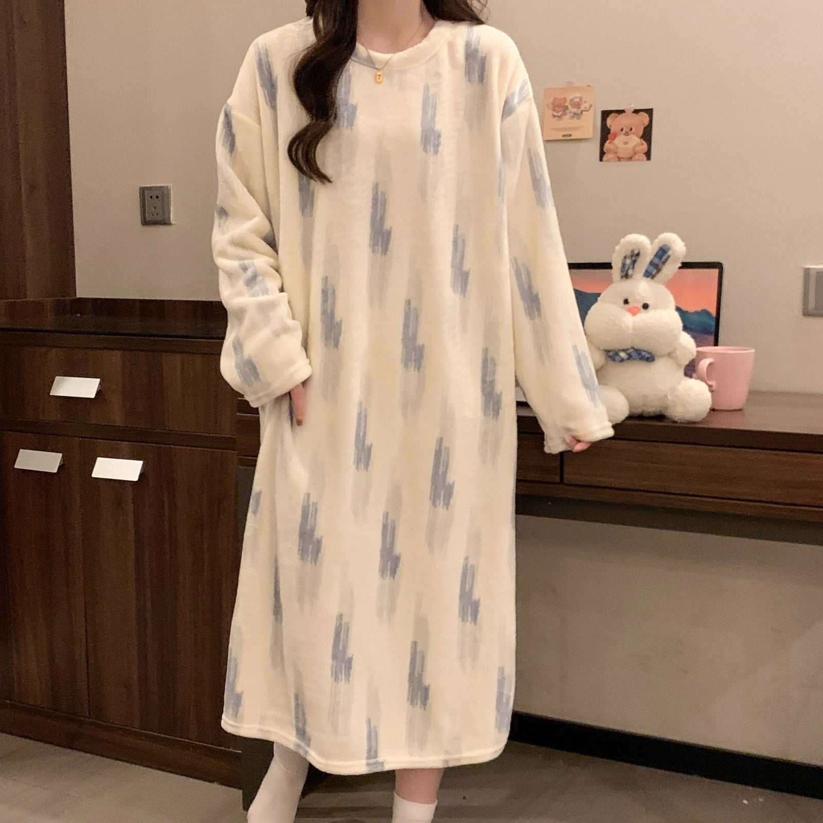 Coral fiber nightgown for women