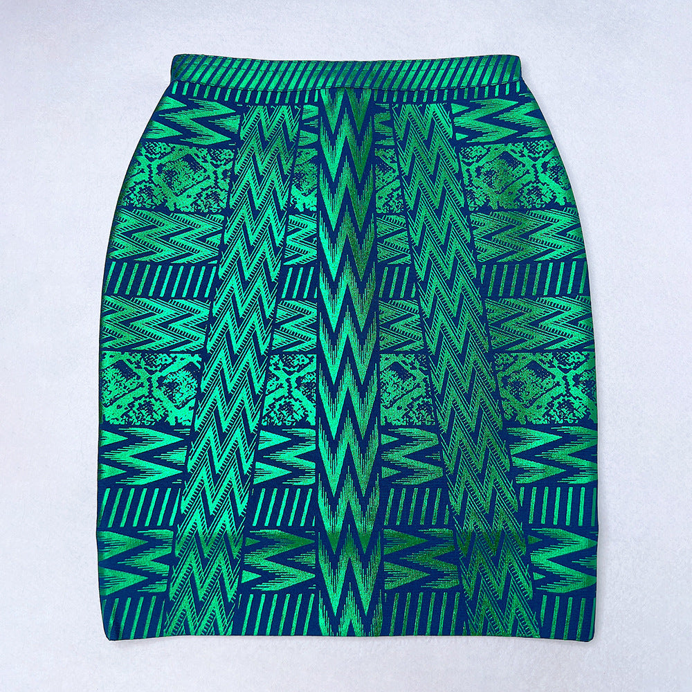 Tuck in your waist, butt and short skirt