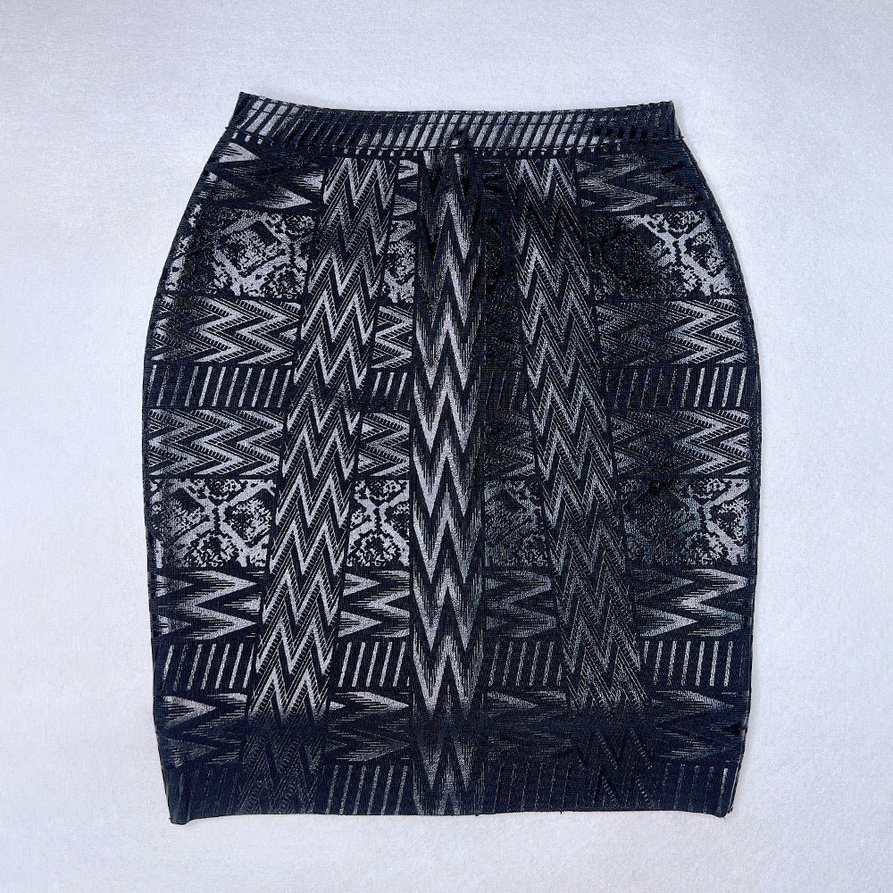 Tuck in your waist, butt and short skirt